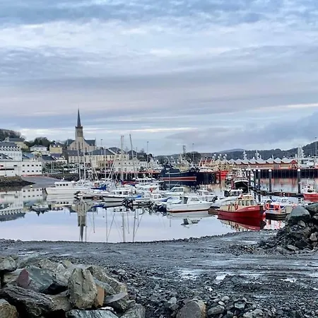 Unique Restored Barn With Stove בית נופש