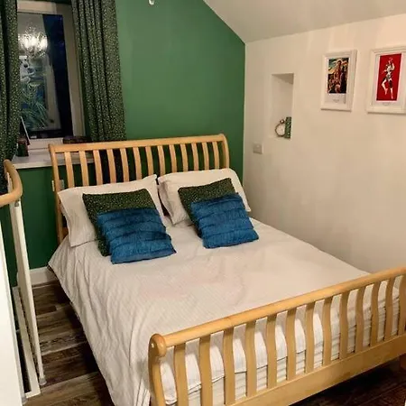 Σπίτι διακοπών Unique Restored Barn With Stove *