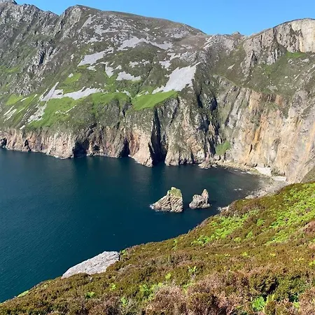 Unique Restored Barn With Stove *