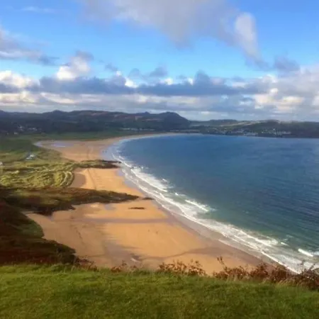 בית נופש Unique Restored Barn With Stove
