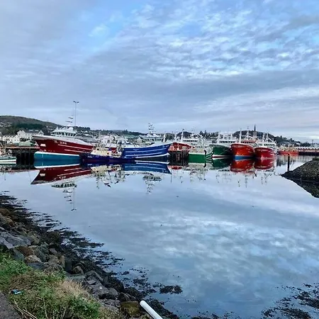 Unique Restored Barn With Stove *