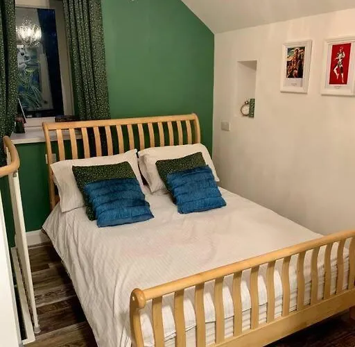 度假居 Unique Restored Barn With Stove *