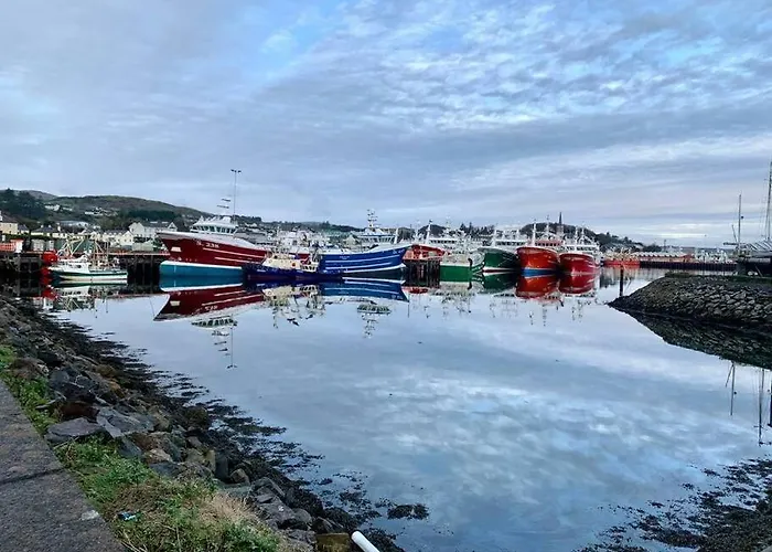 Unique Restored Barn With Stove *